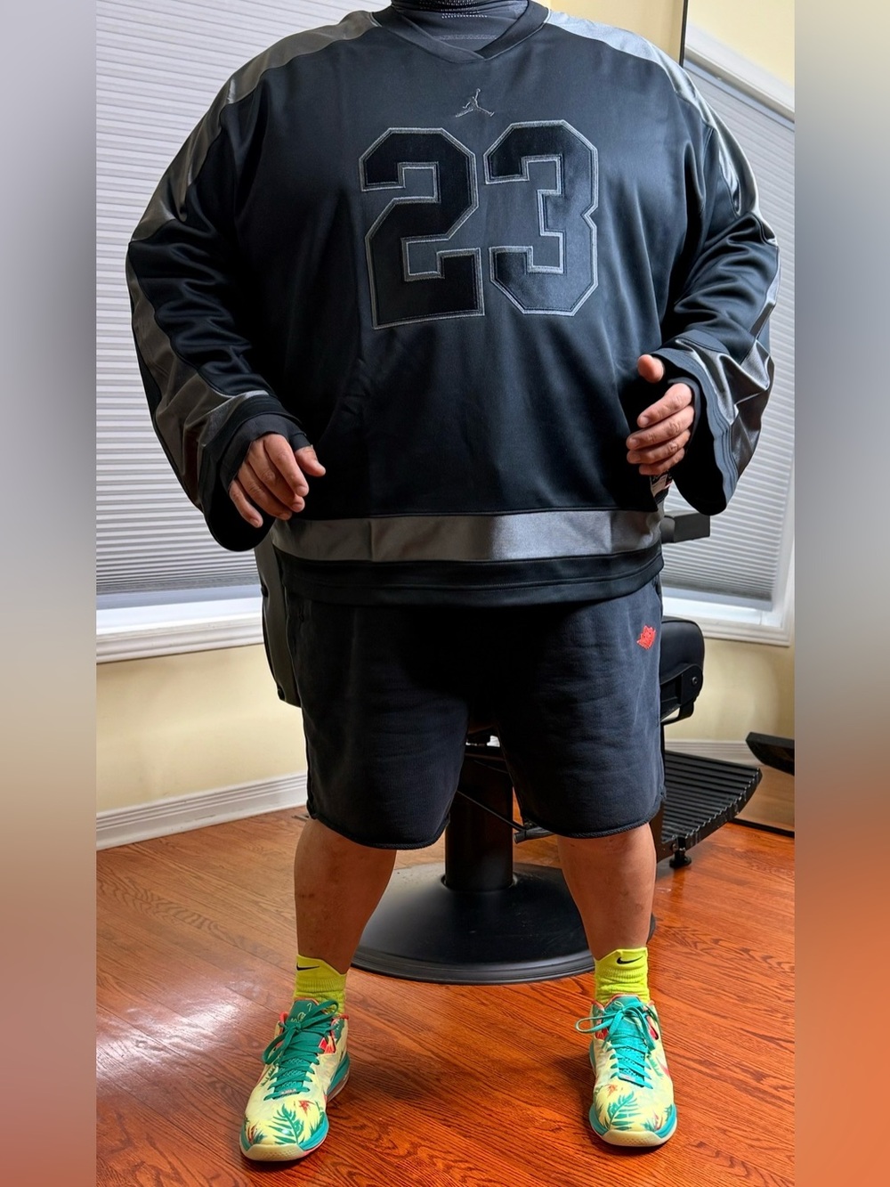 Gorgeous Rare Air Jordan Shorts!!!
Fits like a 3XL